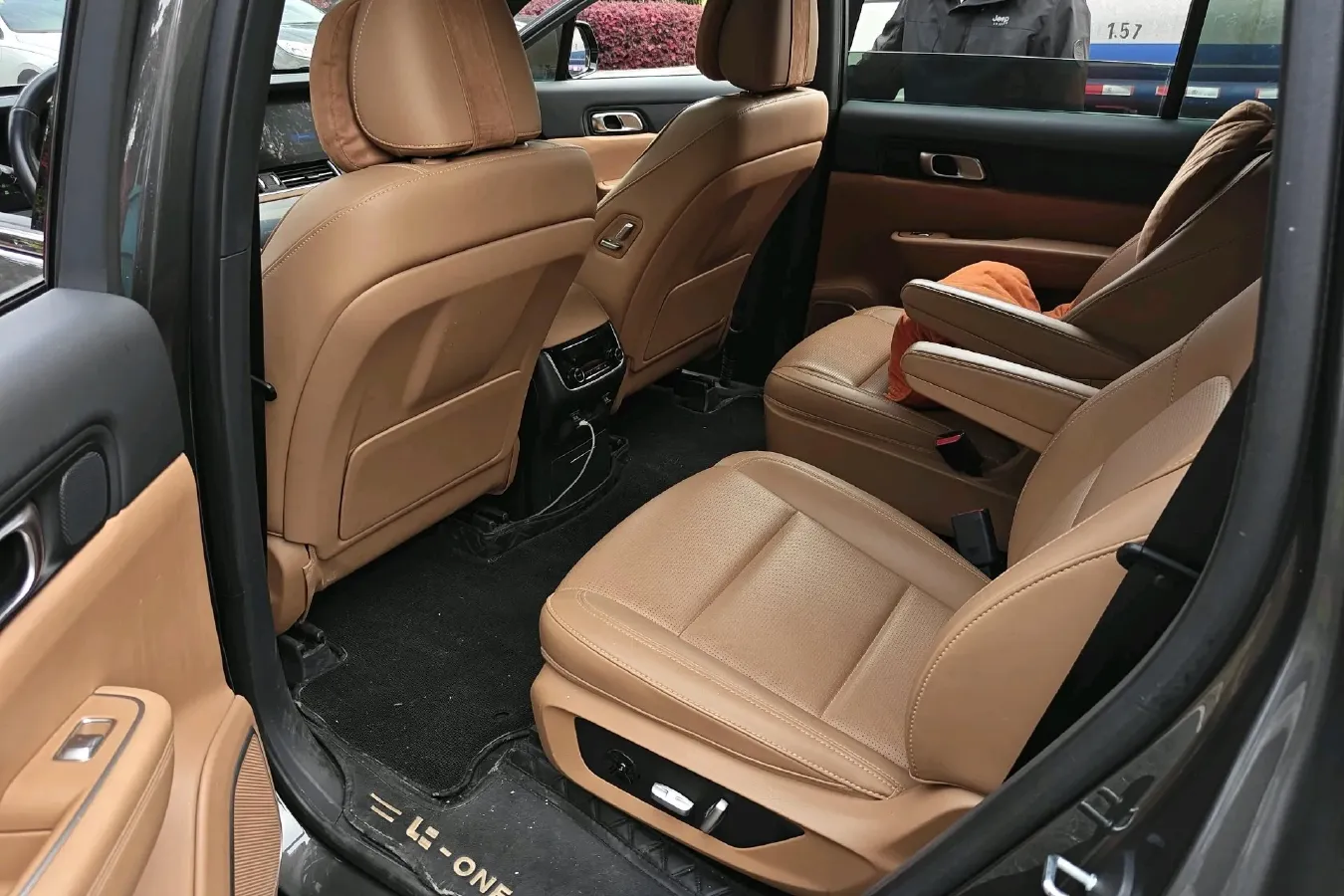 2021 Li ONE Range Extended 131HP REEV 40.5KWH,autocango,china used car exporter,china ev exporter,chinese used car exporter,chinese used ev exporter