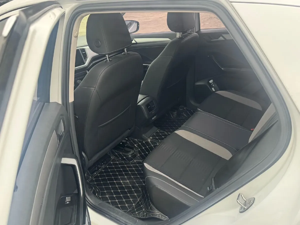 2023 Volkswagen Tiguan L 1.5T 160HP L4 7DCT,autocango,china used car exporter,china ev exporter,chinese used car exporter,chinese used ev exporter