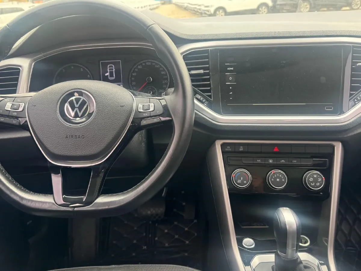 2023 Volkswagen Tiguan L 1.5T 160HP L4 7DCT,autocango,china used car exporter,china ev exporter,chinese used car exporter,chinese used ev exporter