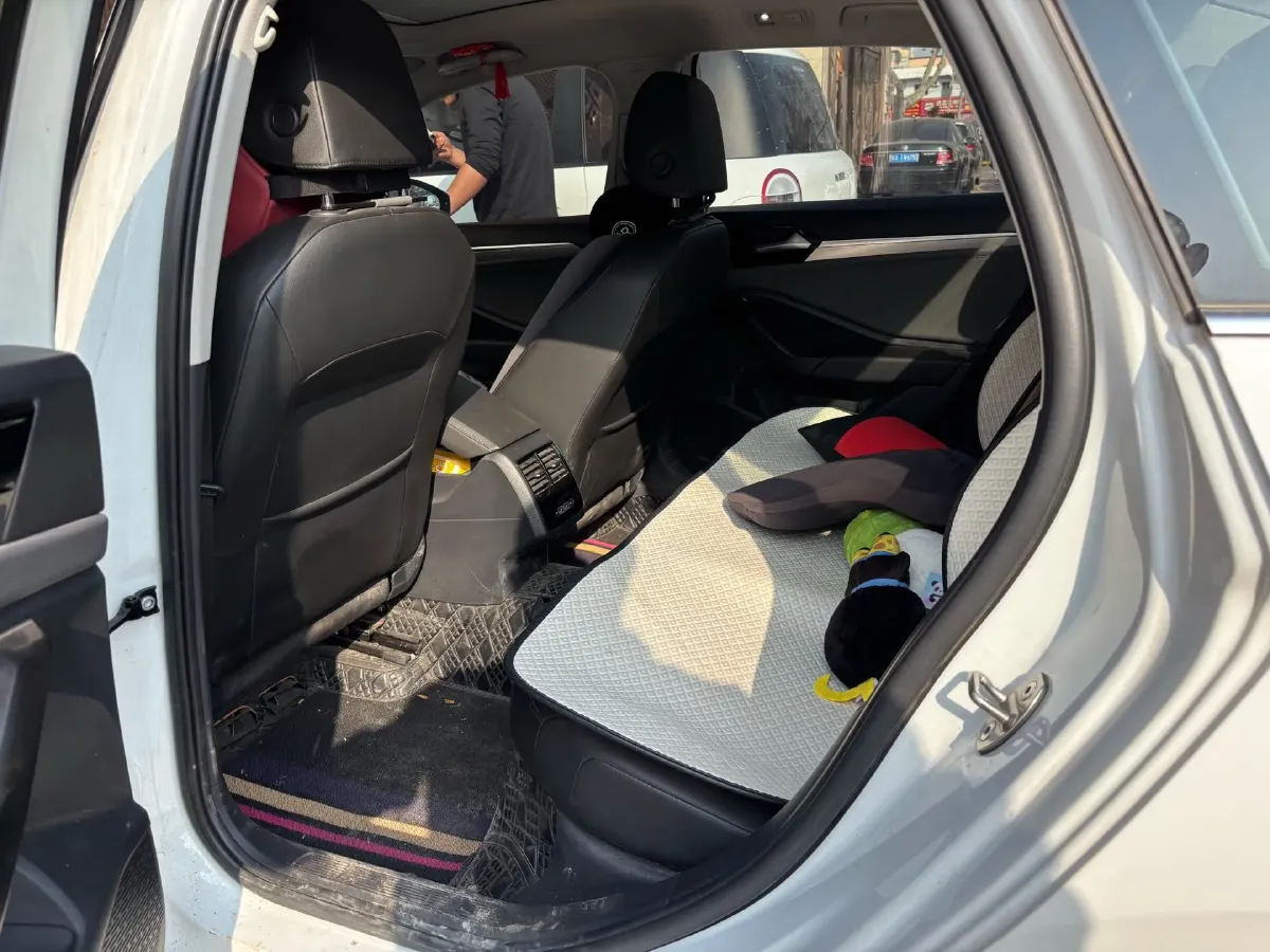 2020 Volkswagen Sagitar 1.2T 116HP L4 5MT,autocango,china used car exporter,china ev exporter,chinese used car exporter,chinese used ev exporter