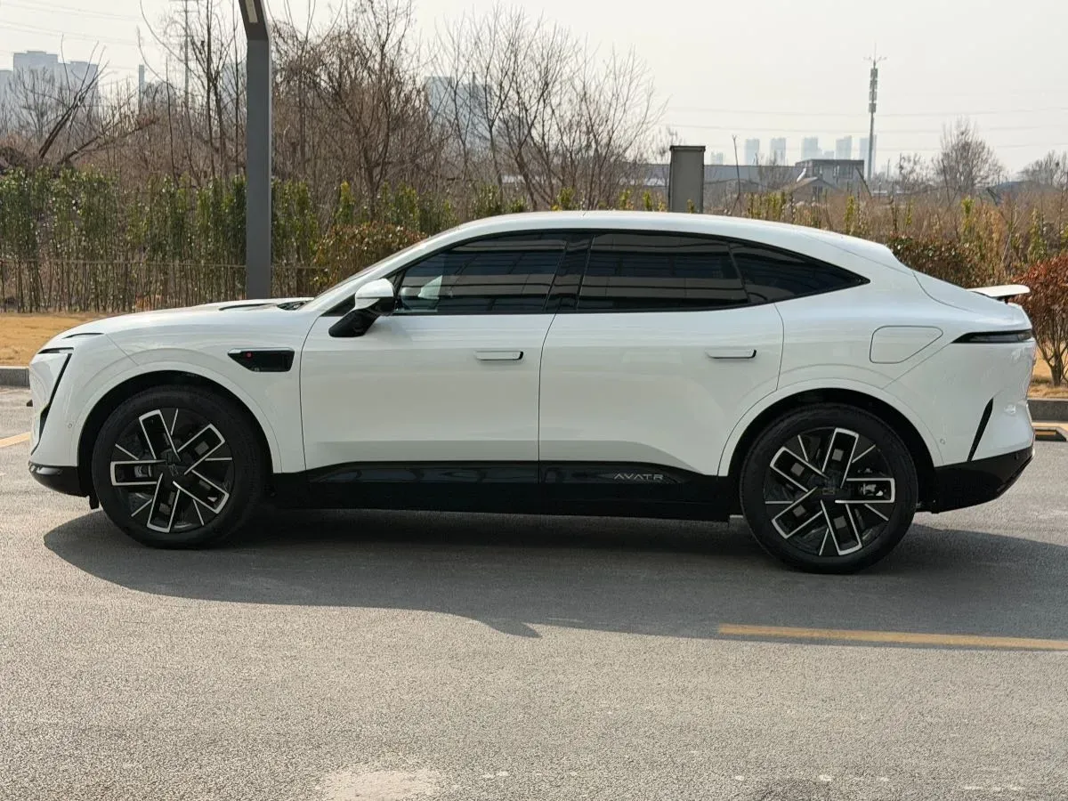 2025 Avatr 11 1.5T 156HP L4 REEV,autocango,china used car exporter,china ev exporter,chinese used car exporter,chinese used ev exporter