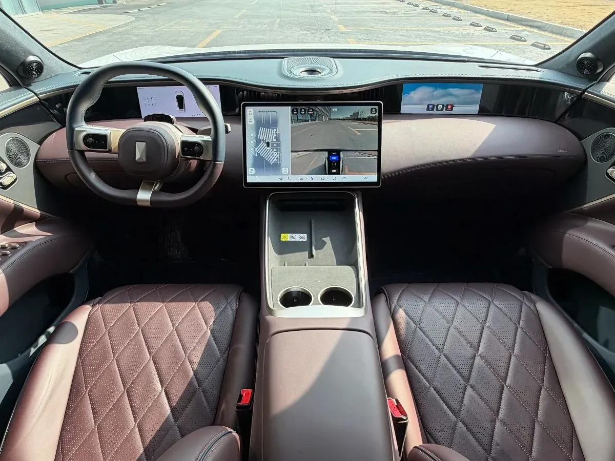 2025 Avatr 11 1.5T 156HP L4 REEV,autocango,china used car exporter,china ev exporter,chinese used car exporter,chinese used ev exporter