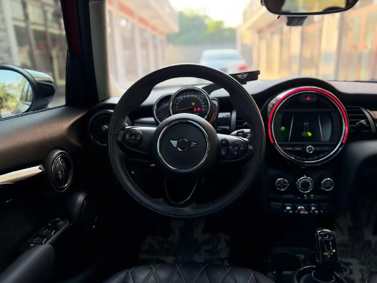 2020 MINI MINI 1.5T 102HP L3 7DCT,autocango,china used car exporter,china ev exporter,chinese used car exporter,chinese used ev exporter