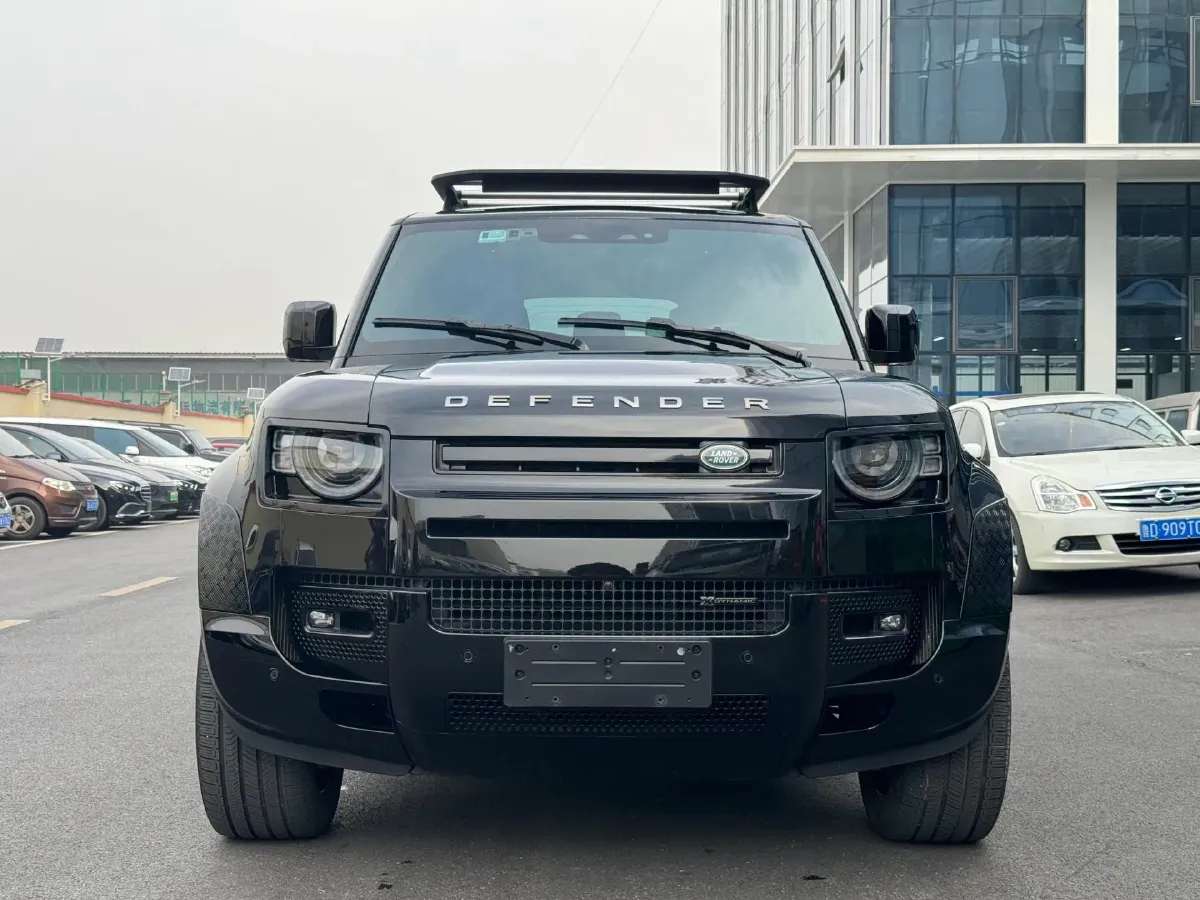 2023 Land Rover Defender 3.0T 400HP L6 8AT,autocango,china used car exporter,china ev exporter,chinese used car exporter,chinese used ev exporter