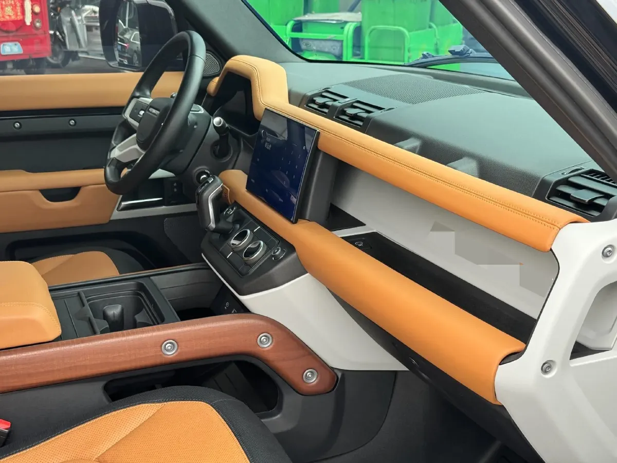 2023 Land Rover Defender 3.0T 400HP L6 8AT,autocango,china used car exporter,china ev exporter,chinese used car exporter,chinese used ev exporter