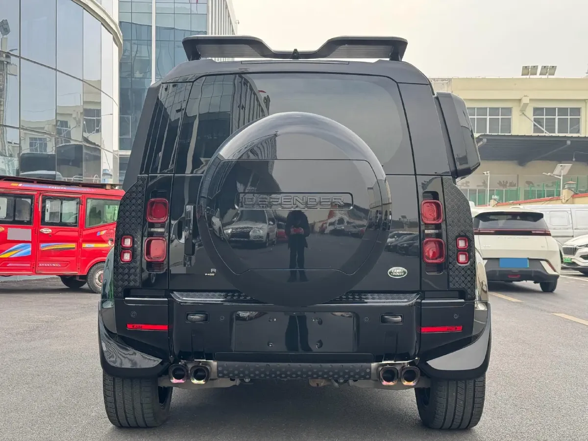 2023 Land Rover Defender 3.0T 400HP L6 8AT,autocango,china used car exporter,china ev exporter,chinese used car exporter,chinese used ev exporter