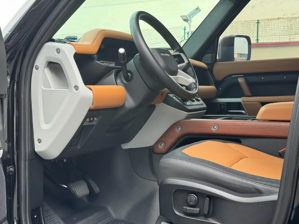 2023 Land Rover Defender 3.0T 400HP L6 8AT,autocango,china used car exporter,china ev exporter,chinese used car exporter,chinese used ev exporter