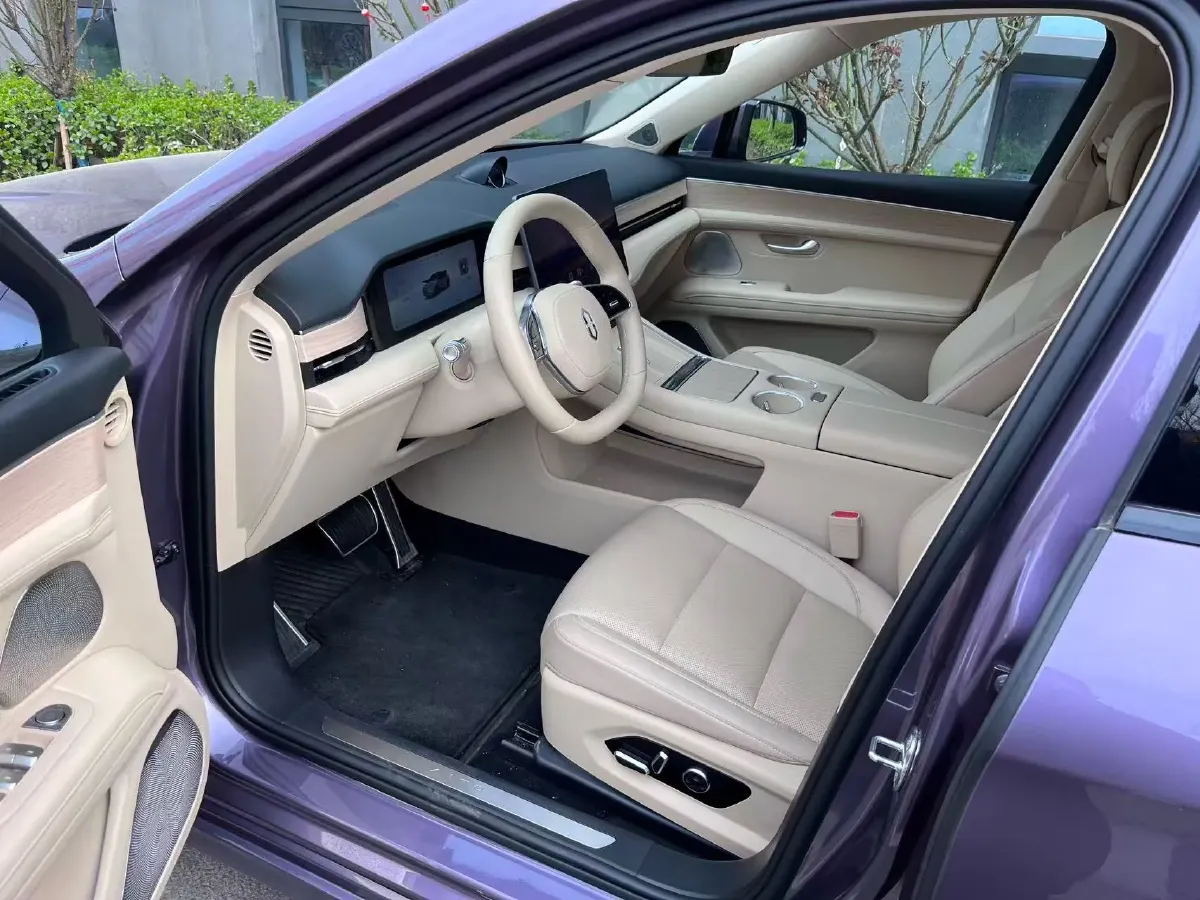 2025 AITO AITO M5 1.5T 152HP L4 REEV 42KWH,autocango,china used car exporter,china ev exporter,chinese used car exporter,chinese used ev exporter