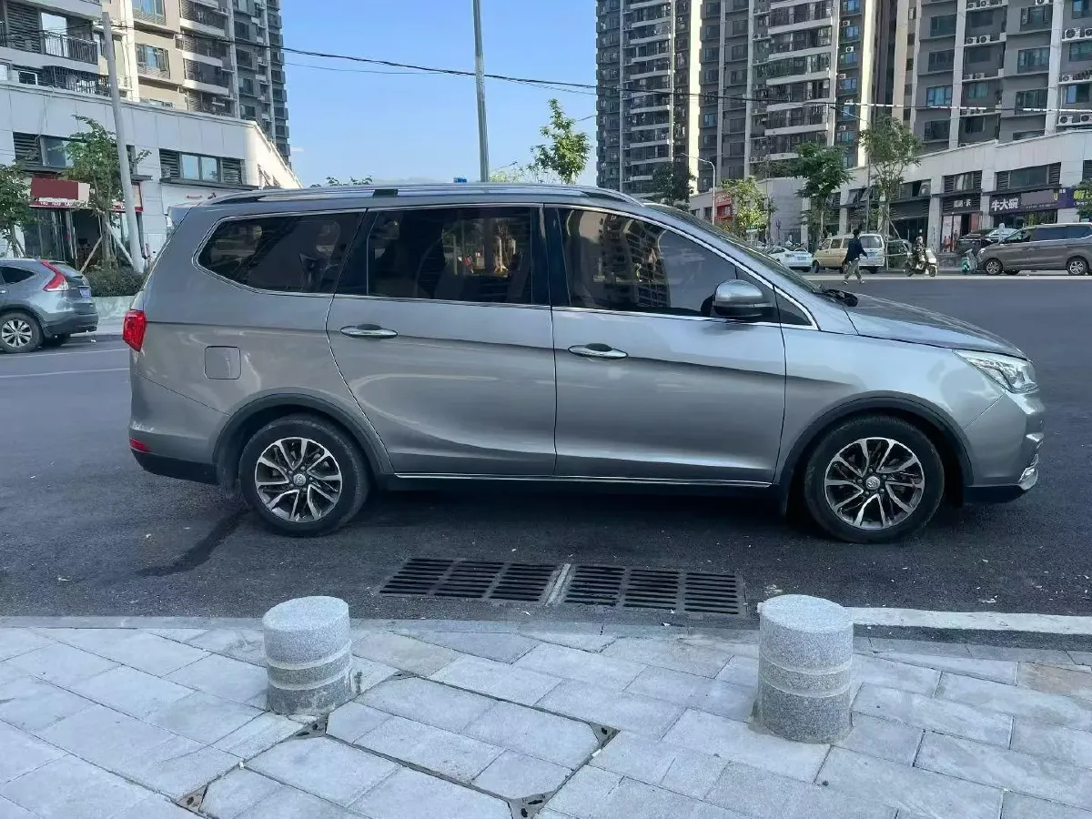 2017 BaoJun 730 1.5T 150HP L4 6DCT,autocango,china used car exporter,china ev exporter,chinese used car exporter,chinese used ev exporter