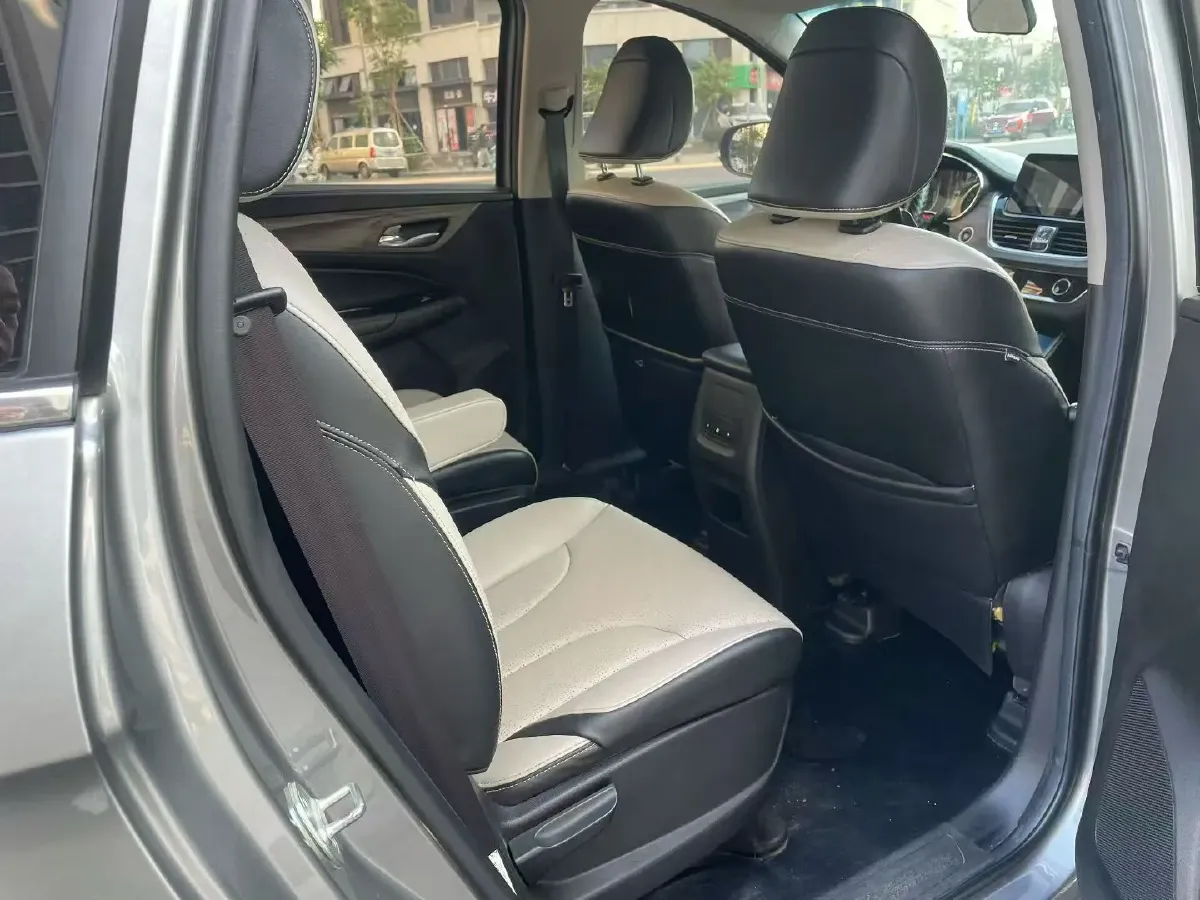 2017 BaoJun 730 1.5T 150HP L4 6DCT,autocango,china used car exporter,china ev exporter,chinese used car exporter,chinese used ev exporter