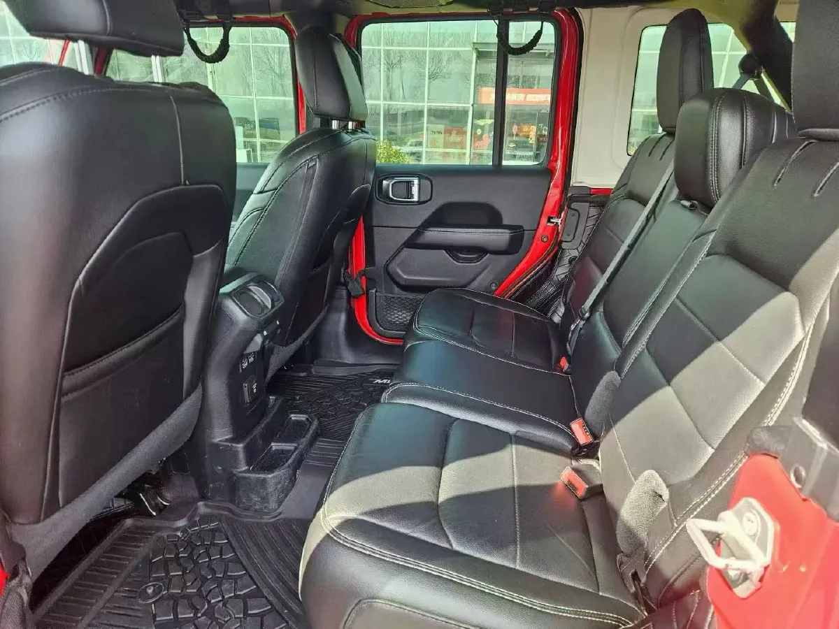 2021 Jeep Wrangler 2.0T 266HP L4 8AT,autocango,china used car exporter,china ev exporter,chinese used car exporter,chinese used ev exporter