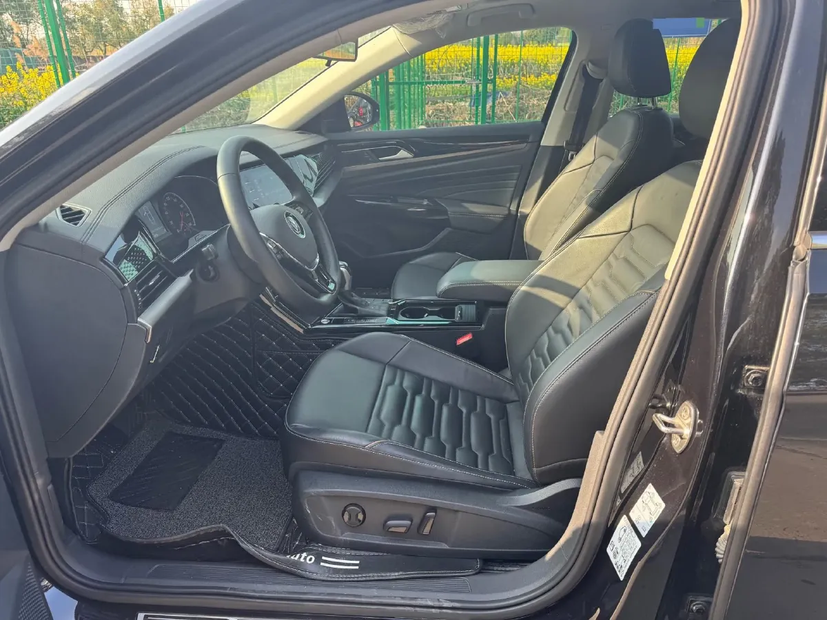 2020 Volkswagen Passat 2.0T 186HP L4 7DCT,autocango,china used car exporter,china ev exporter,chinese used car exporter,chinese used ev exporter