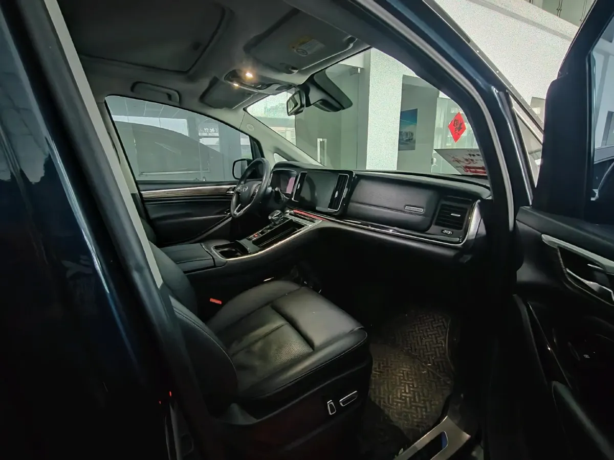 2021 GAC Trumpchi M8 2.0T 252HP L4 8AT,autocango,china used car exporter,china ev exporter,chinese used car exporter,chinese used ev exporter