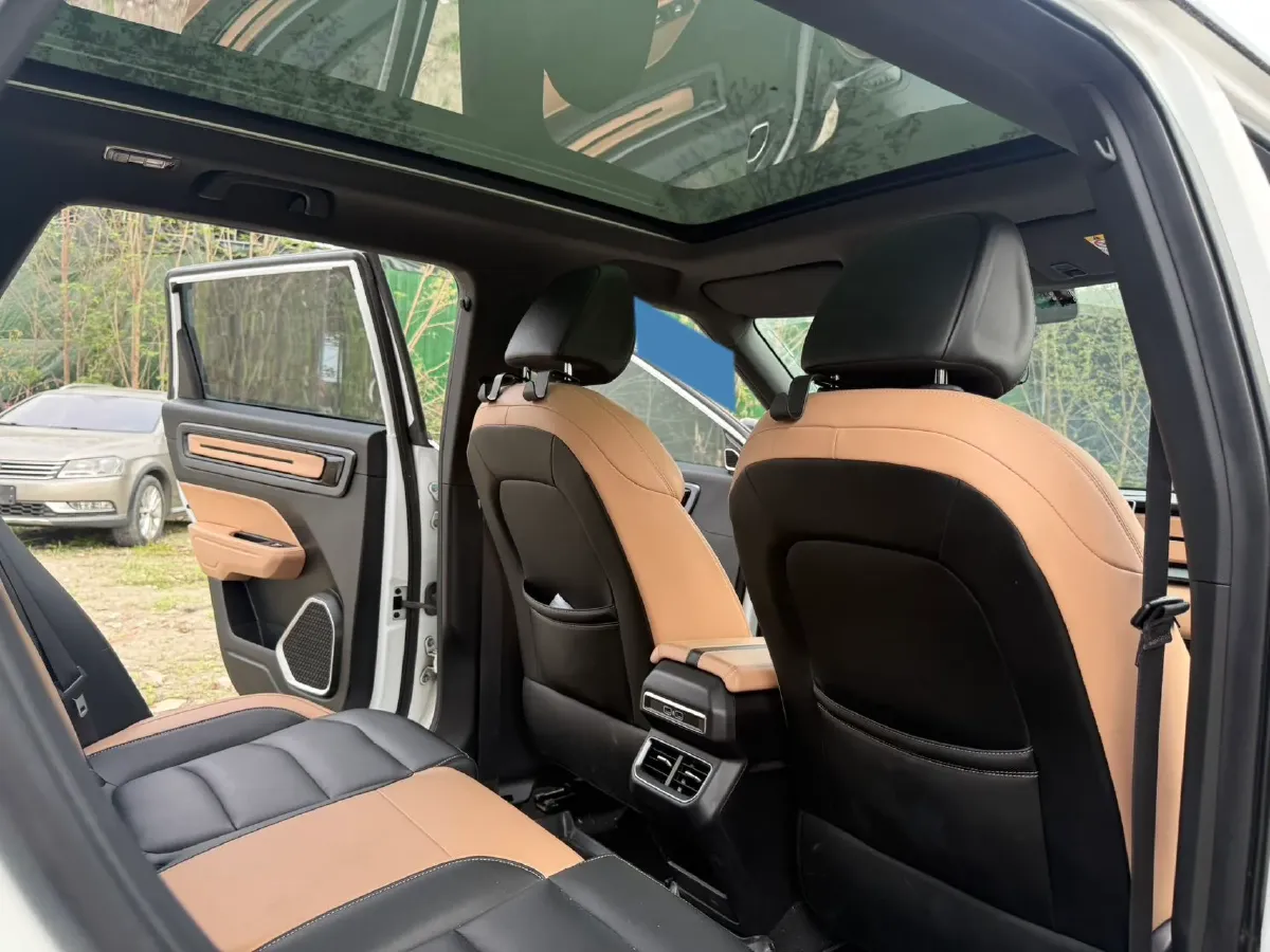 2023 Geely ICON 1.5T 181HP L4 7DCT,autocango,china used car exporter,china ev exporter,chinese used car exporter,chinese used ev exporter