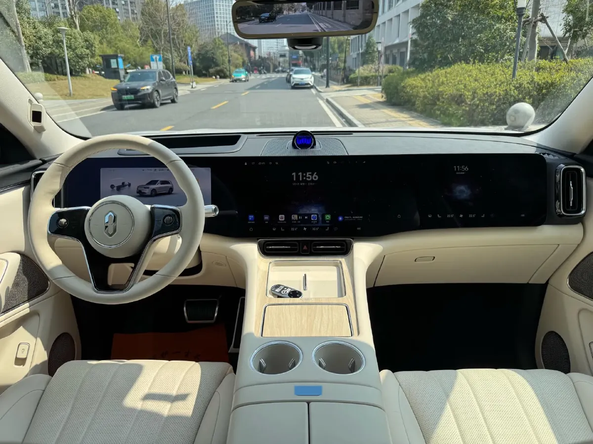 2025 AITO AITO M8 REEV 160HP REEV 53.4KWH,autocango,china used car exporter,china ev exporter,chinese used car exporter,chinese used ev exporter