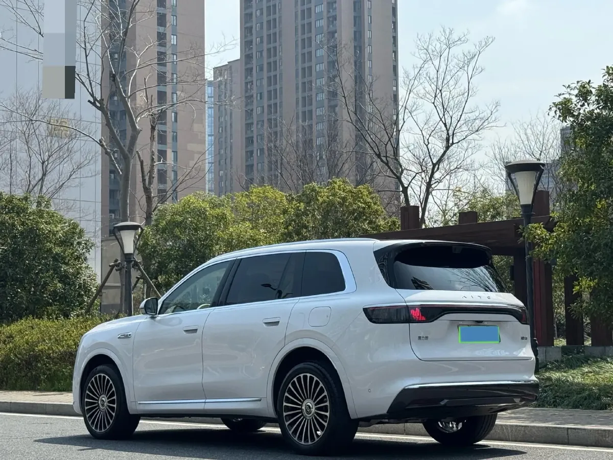 2025 AITO AITO M8 REEV 160HP REEV 53.4KWH,autocango,china used car exporter,china ev exporter,chinese used car exporter,chinese used ev exporter