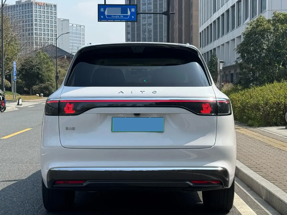 2025 AITO AITO M8 REEV 160HP REEV 53.4KWH,autocango,china used car exporter,china ev exporter,chinese used car exporter,chinese used ev exporter