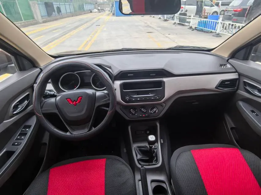 2021 WuLing RongGuang New Truck 1.5L 99HP L4 5MT,autocango,china used car exporter,china ev exporter,chinese used car exporter,chinese used ev exporter