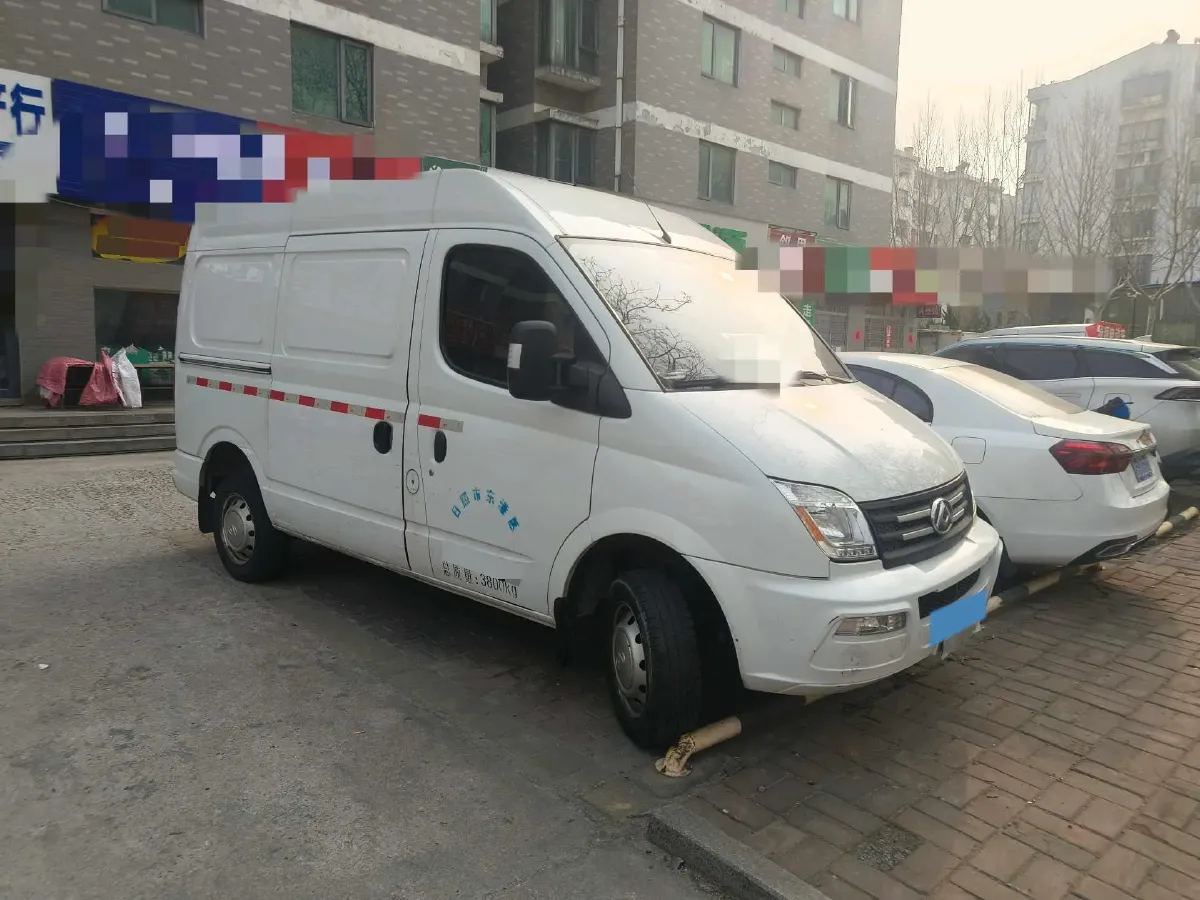 2023 MAXUS XinTu V80 2.0T 127HP L4 6MT,autocango,china used car exporter,china ev exporter,chinese used car exporter,chinese used ev exporter