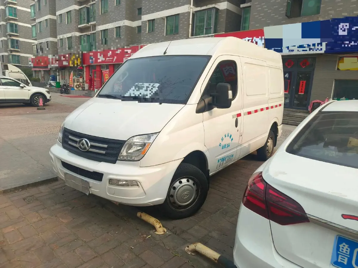 2023 MAXUS XinTu V80 2.0T 127HP L4 6MT,autocango,china used car exporter,china ev exporter,chinese used car exporter,chinese used ev exporter