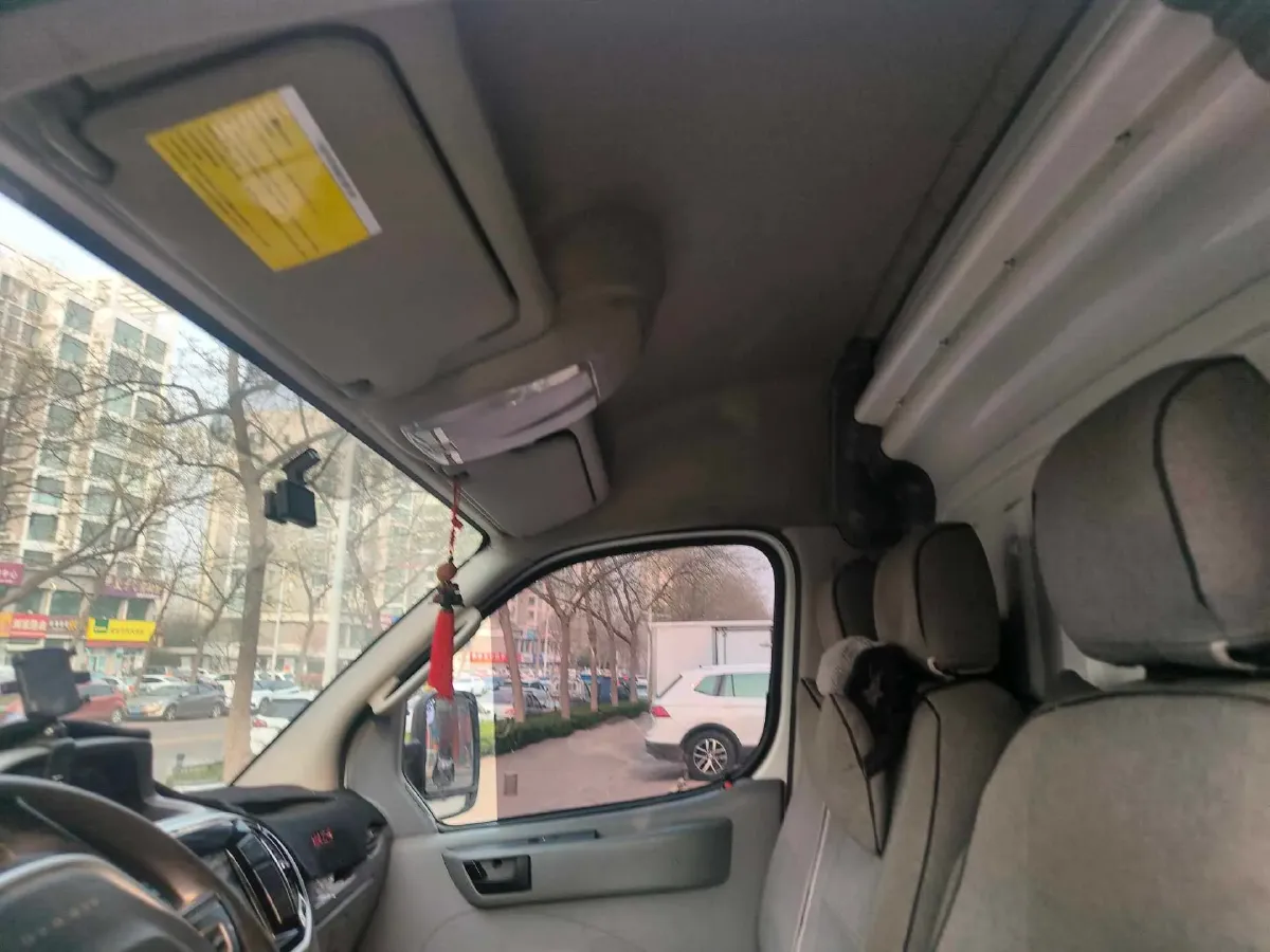 2023 MAXUS XinTu V80 2.0T 127HP L4 6MT,autocango,china used car exporter,china ev exporter,chinese used car exporter,chinese used ev exporter