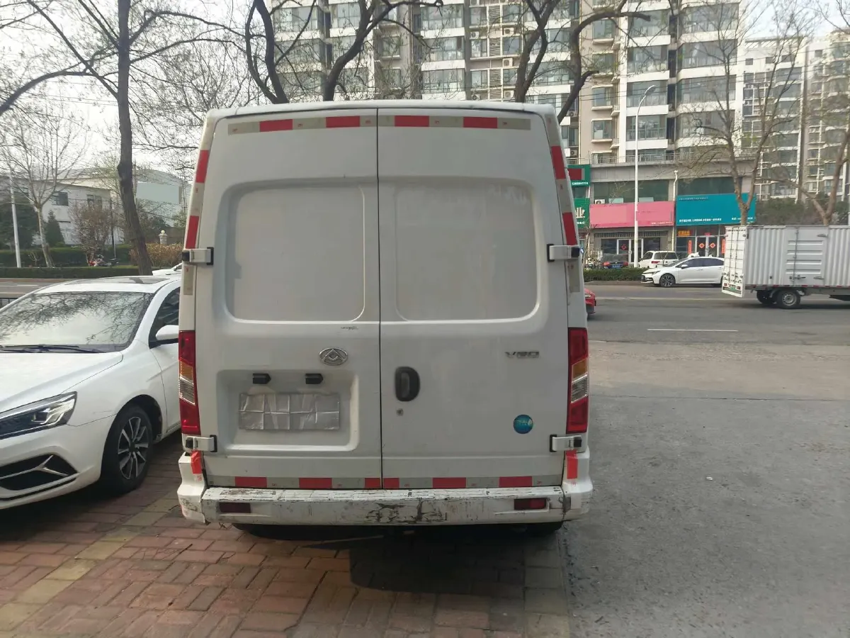 2023 MAXUS XinTu V80 2.0T 127HP L4 6MT,autocango,china used car exporter,china ev exporter,chinese used car exporter,chinese used ev exporter