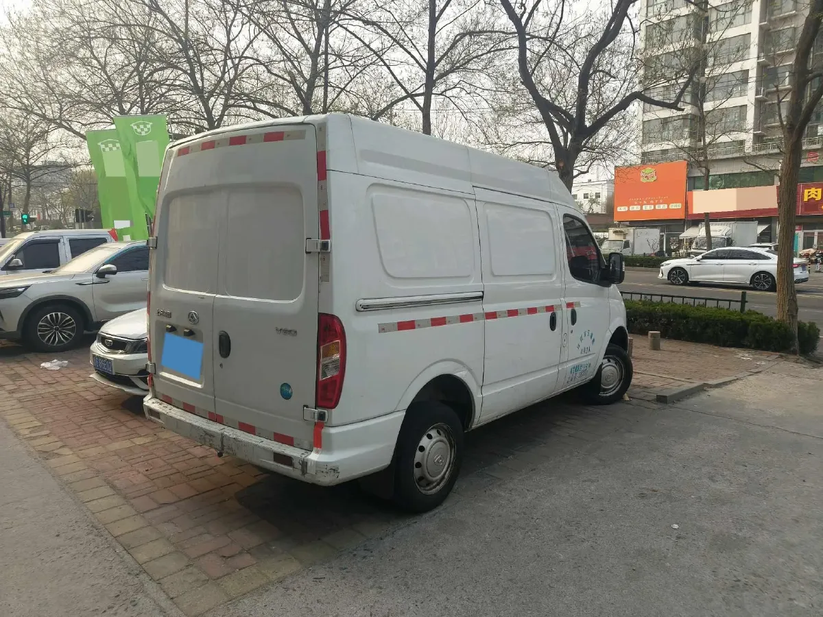 2023 MAXUS XinTu V80 2.0T 127HP L4 6MT,autocango,china used car exporter,china ev exporter,chinese used car exporter,chinese used ev exporter