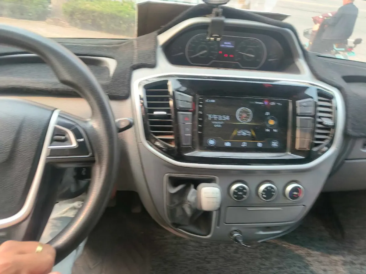 2023 MAXUS XinTu V80 2.0T 127HP L4 6MT,autocango,china used car exporter,china ev exporter,chinese used car exporter,chinese used ev exporter