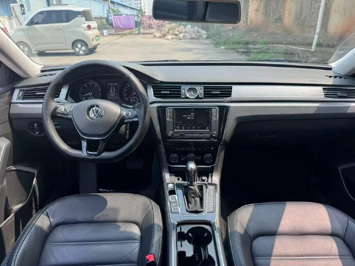 2017 Volkswagen Passat 1.8T 180HP L4 7DCT,autocango,china used car exporter,china ev exporter,chinese used car exporter,chinese used ev exporter