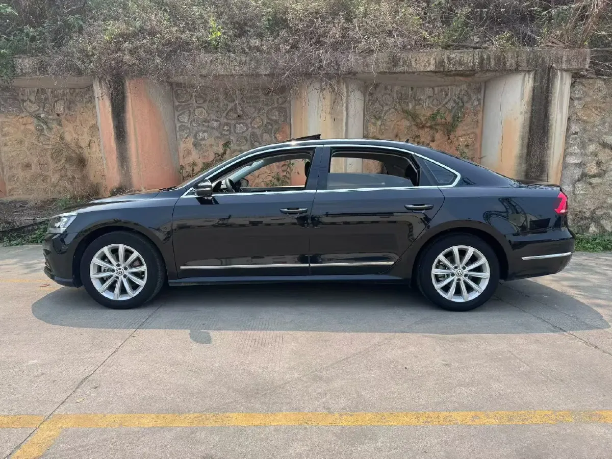 2017 Volkswagen Passat 1.8T 180HP L4 7DCT,autocango,china used car exporter,china ev exporter,chinese used car exporter,chinese used ev exporter