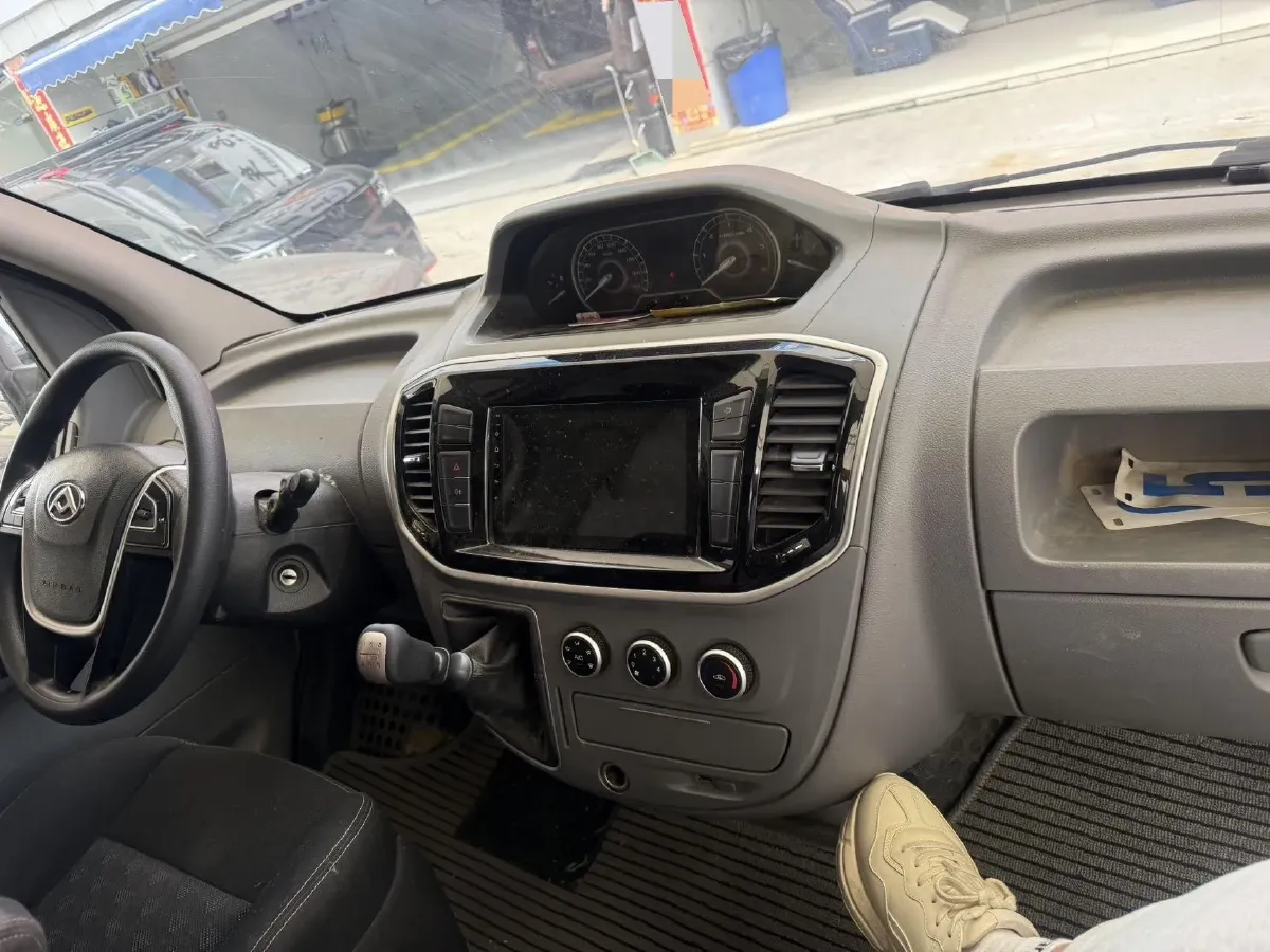 2021 MAXUS XinTu V80 2.0T 139HP L4 6MT,autocango,china used car exporter,china ev exporter,chinese used car exporter,chinese used ev exporter