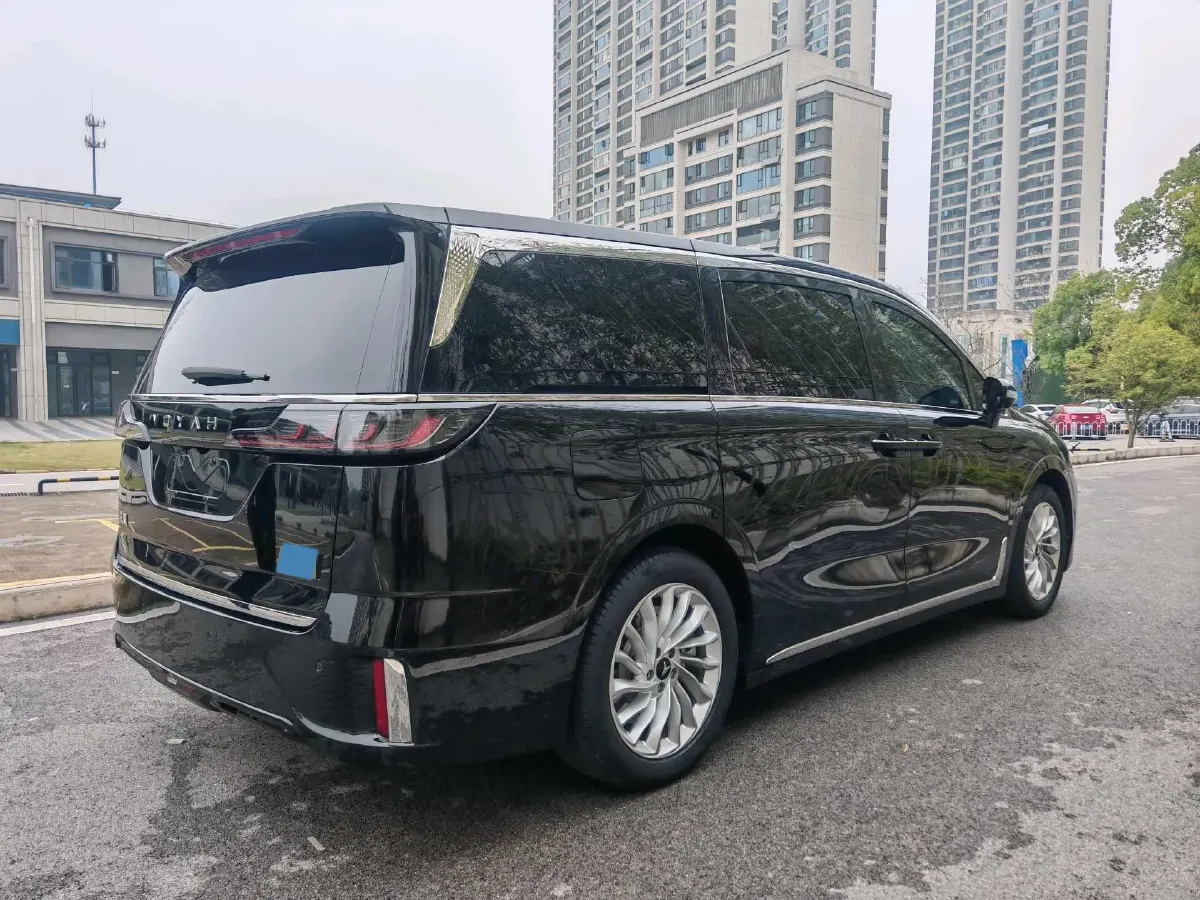 2022 Voyah Dream 1.5T 136HP L4 PHEV 25.57KWH,autocango,china used car exporter,china ev exporter,chinese used car exporter,chinese used ev exporter