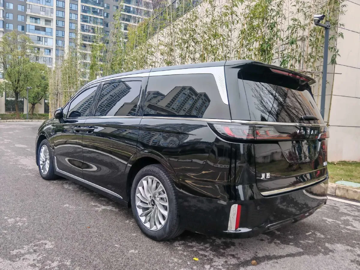 2022 Voyah Dream 1.5T 136HP L4 PHEV 25.57KWH,autocango,china used car exporter,china ev exporter,chinese used car exporter,chinese used ev exporter