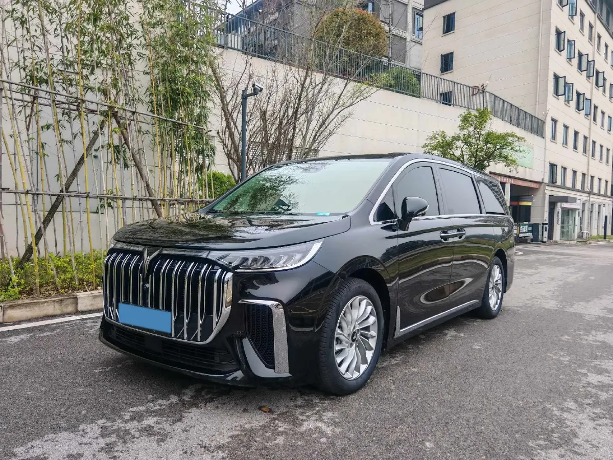 2022 Voyah Dream 1.5T 136HP L4 PHEV 25.57KWH,autocango,china used car exporter,china ev exporter,chinese used car exporter,chinese used ev exporter