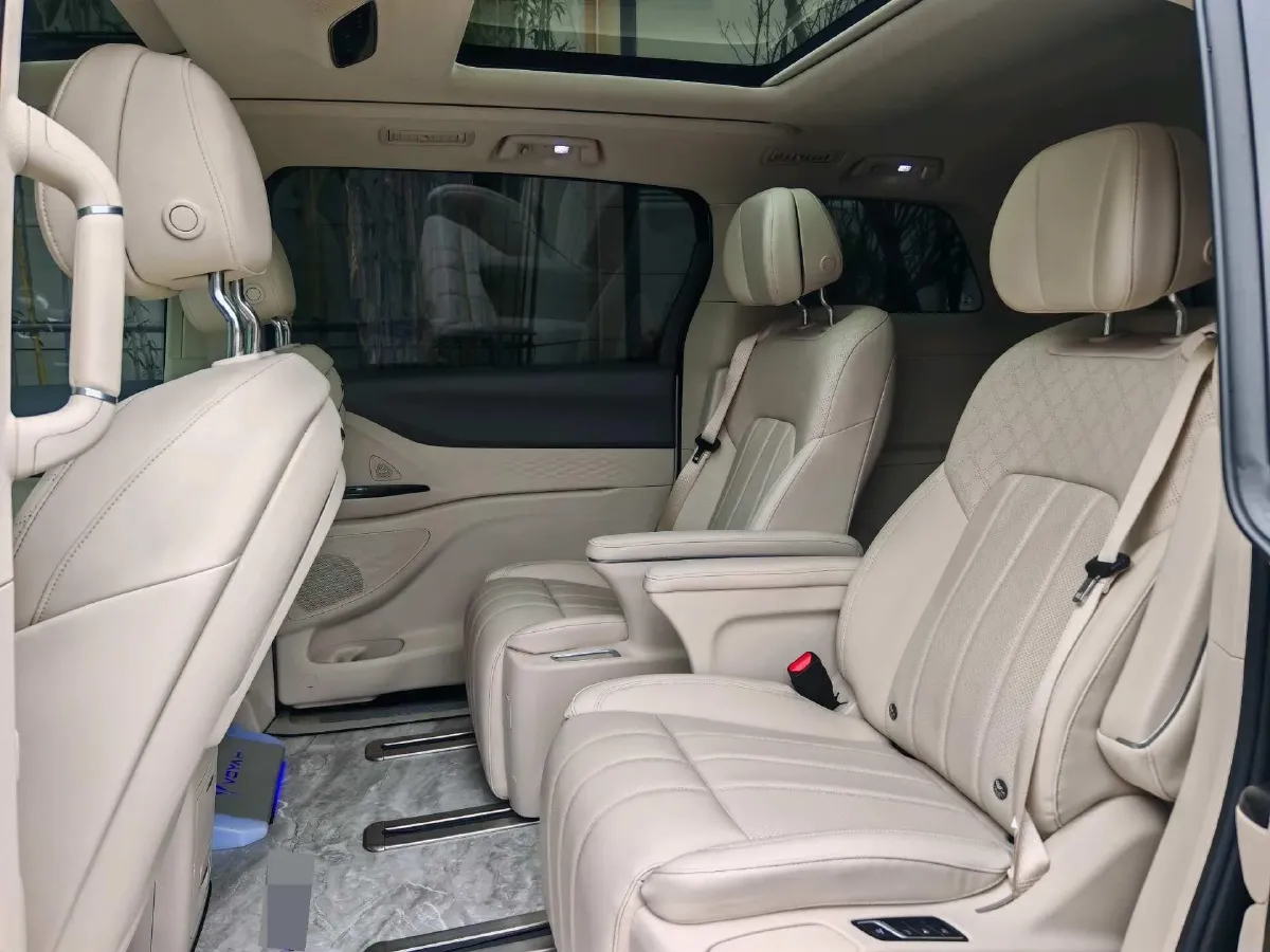 2022 Voyah Dream 1.5T 136HP L4 PHEV 25.57KWH,autocango,china used car exporter,china ev exporter,chinese used car exporter,chinese used ev exporter