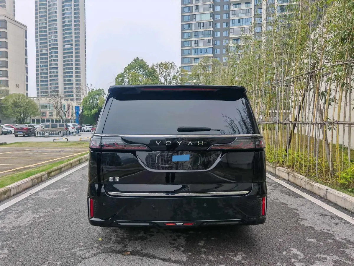 2022 Voyah Dream 1.5T 136HP L4 PHEV 25.57KWH,autocango,china used car exporter,china ev exporter,chinese used car exporter,chinese used ev exporter