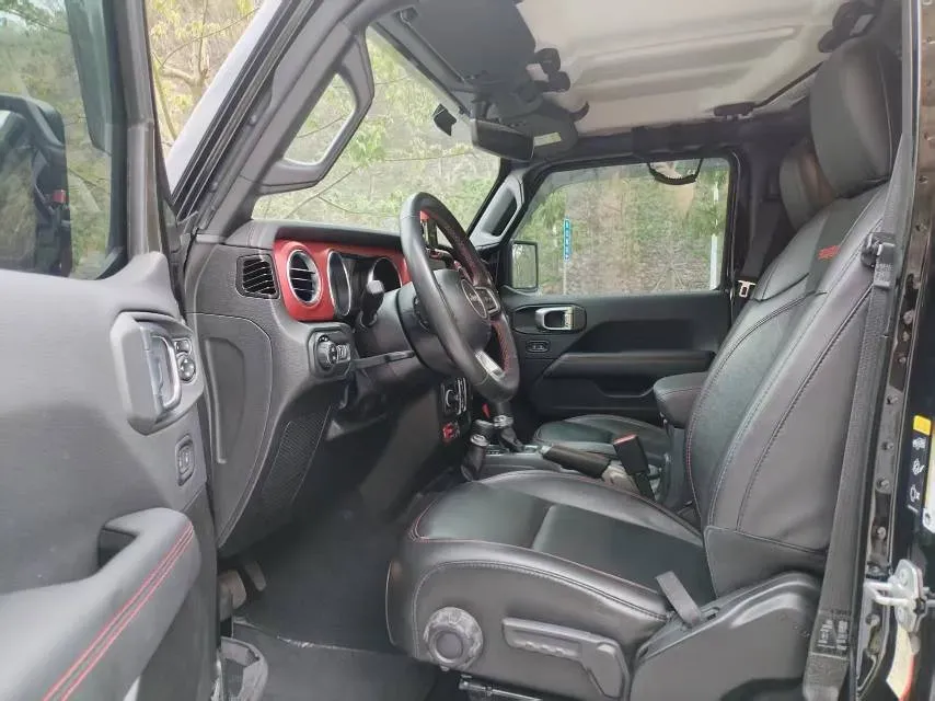 2021 Jeep Wrangler 2.0T 266HP L4 8AT,autocango,china used car exporter,china ev exporter,chinese used car exporter,chinese used ev exporter