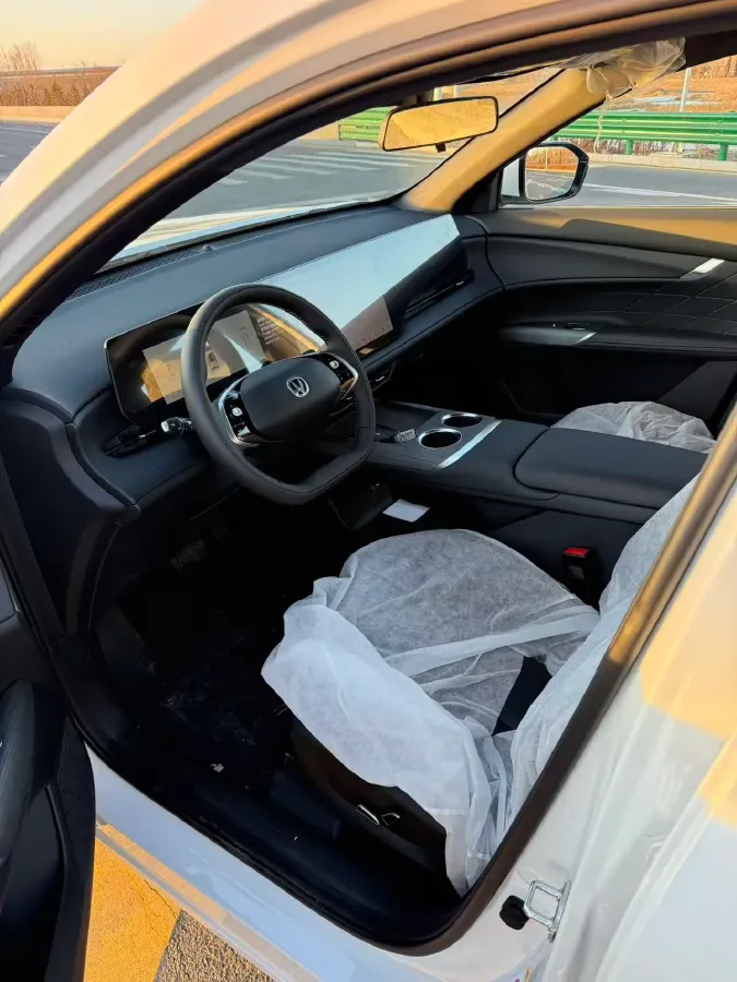 2025 ChangAn CS75 Plus 1.5T 192HP L4 8AT,autocango,china used car exporter,china ev exporter,chinese used car exporter,chinese used ev exporter