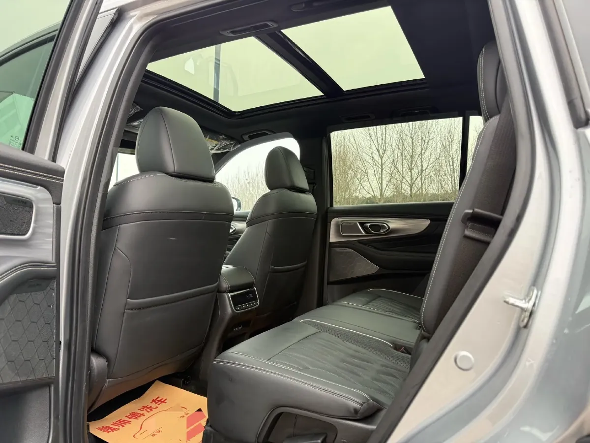 2022 GAC Trumpchi GS8 2.0T 252HP L4 8AT,autocango,china used car exporter,china ev exporter,chinese used car exporter,chinese used ev exporter