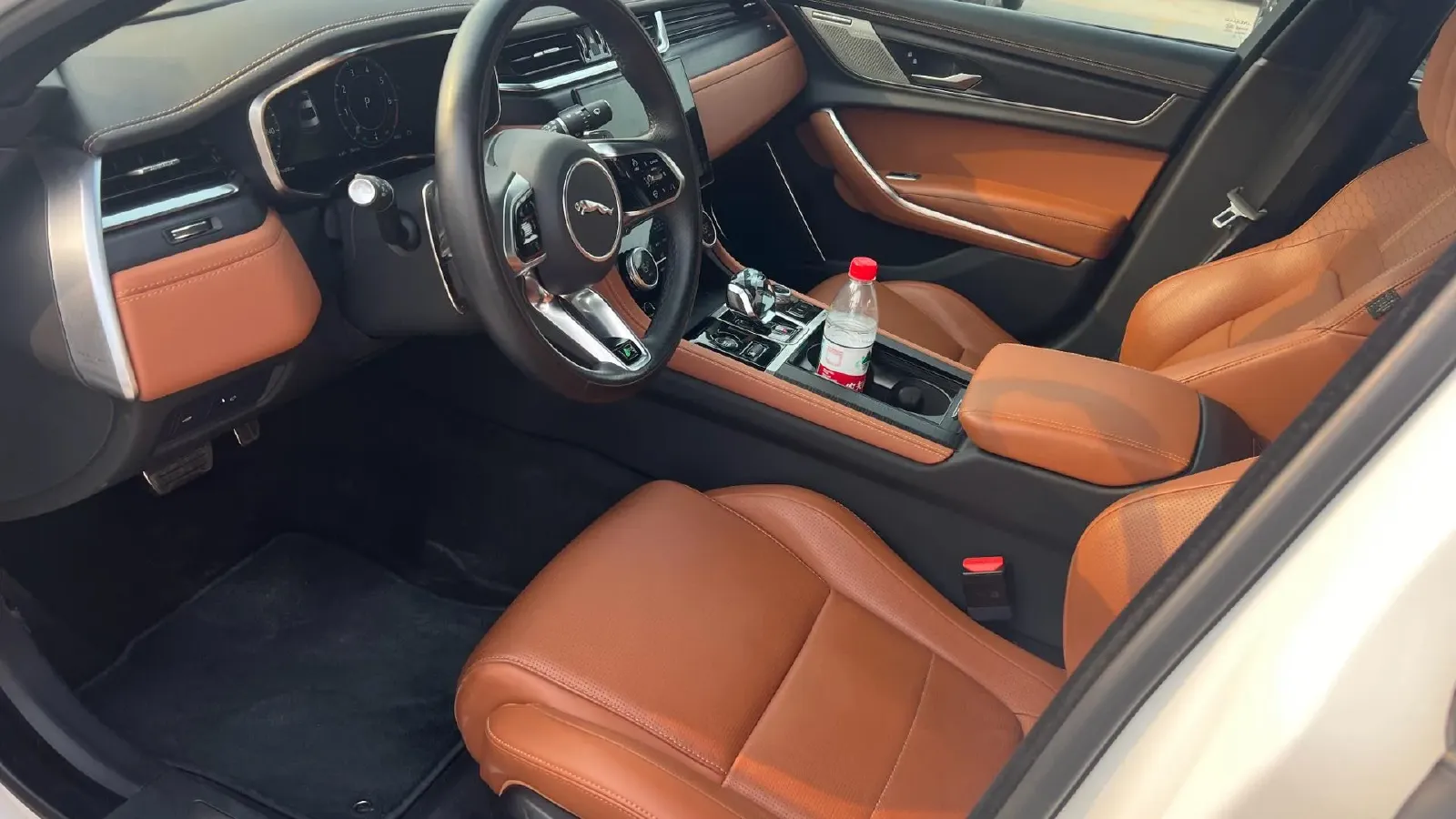 2024 Jaguar XFL 2.0T 300HP L4 8AT,autocango,china used car exporter,china ev exporter,chinese used car exporter,chinese used ev exporter