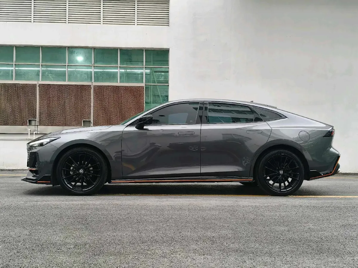 2022 ChangAn UNI-V 1.5T 188HP L4 7DCT,autocango,china used car exporter,china ev exporter,chinese used car exporter,chinese used ev exporter