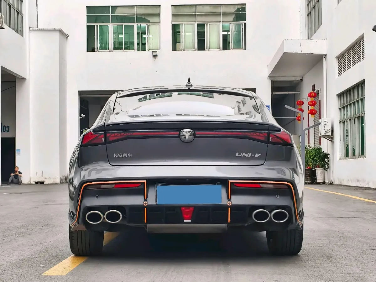 2022 ChangAn UNI-V 1.5T 188HP L4 7DCT,autocango,china used car exporter,china ev exporter,chinese used car exporter,chinese used ev exporter