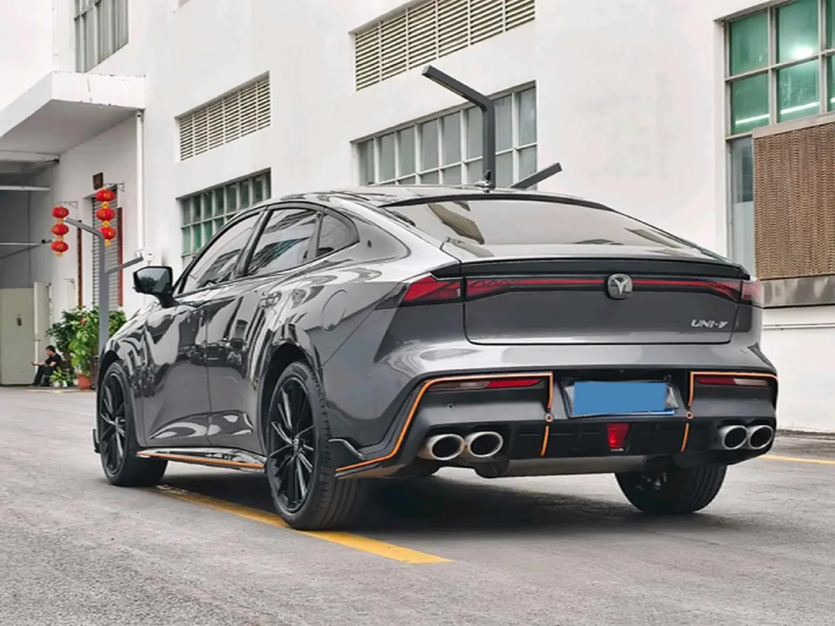 2022 ChangAn UNI-V 1.5T 188HP L4 7DCT,autocango,china used car exporter,china ev exporter,chinese used car exporter,chinese used ev exporter