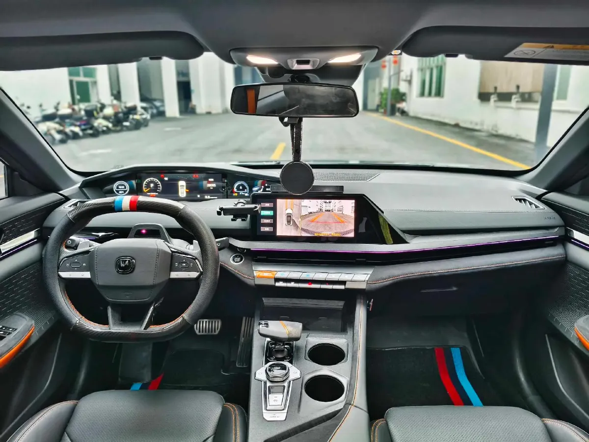 2022 ChangAn UNI-V 1.5T 188HP L4 7DCT,autocango,china used car exporter,china ev exporter,chinese used car exporter,chinese used ev exporter