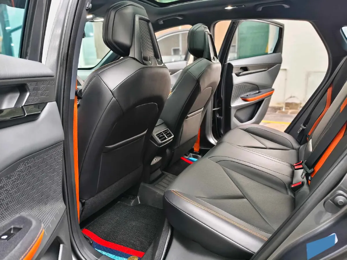 2022 ChangAn UNI-V 1.5T 188HP L4 7DCT,autocango,china used car exporter,china ev exporter,chinese used car exporter,chinese used ev exporter