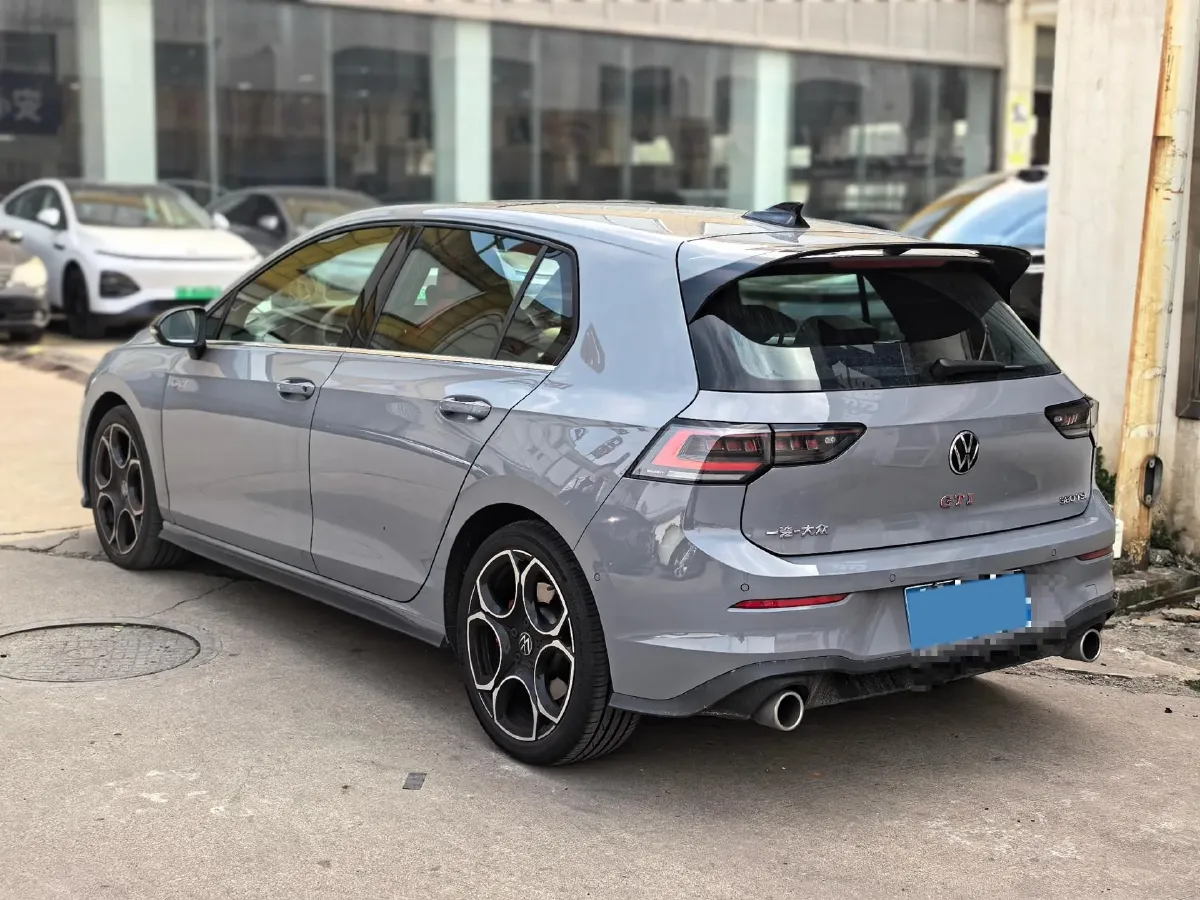 2025 Volkswagen GolfGTI 2.0T 220HP L4 7DCT,autocango,china used car exporter,china ev exporter,chinese used car exporter,chinese used ev exporter