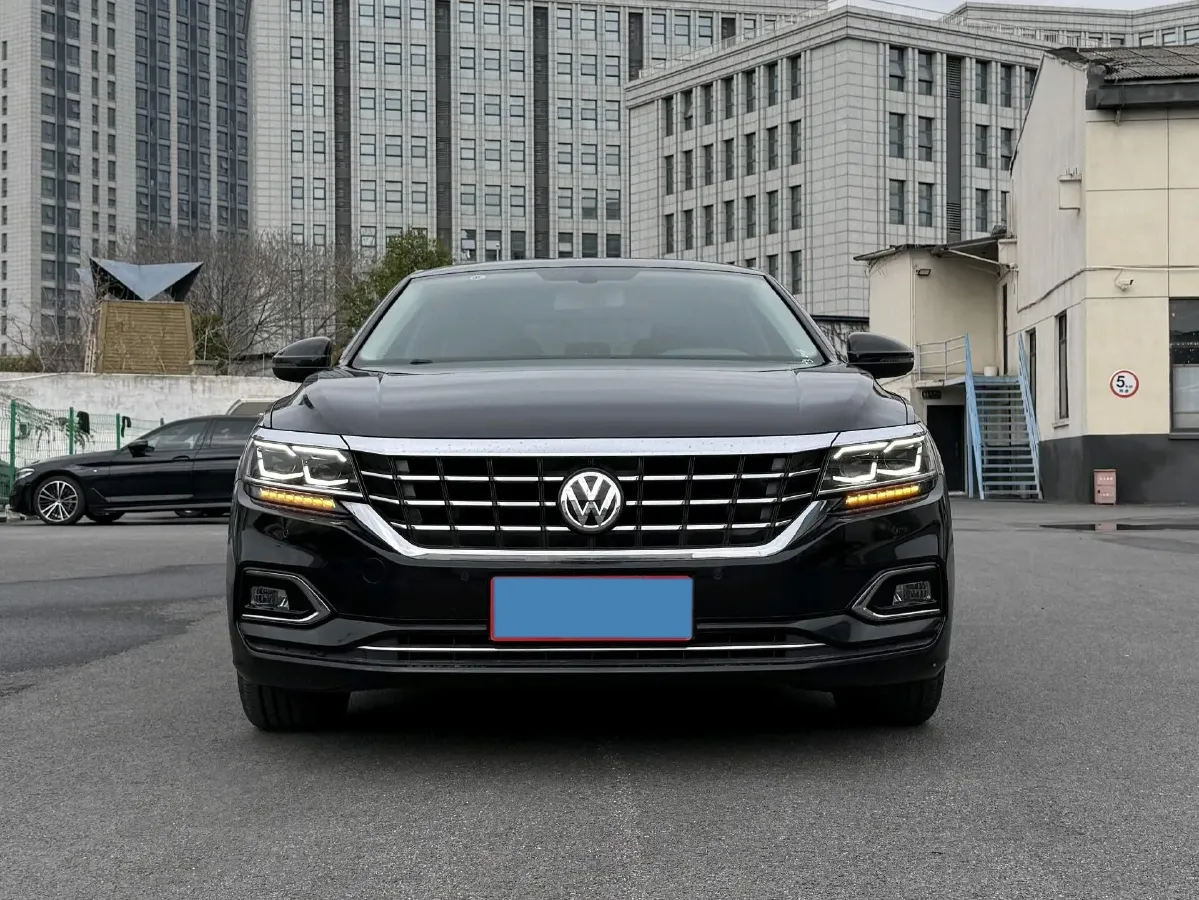 2020 Volkswagen Passat 2.0T 220HP L4 7DCT,autocango,china used car exporter,china ev exporter,chinese used car exporter,chinese used ev exporter