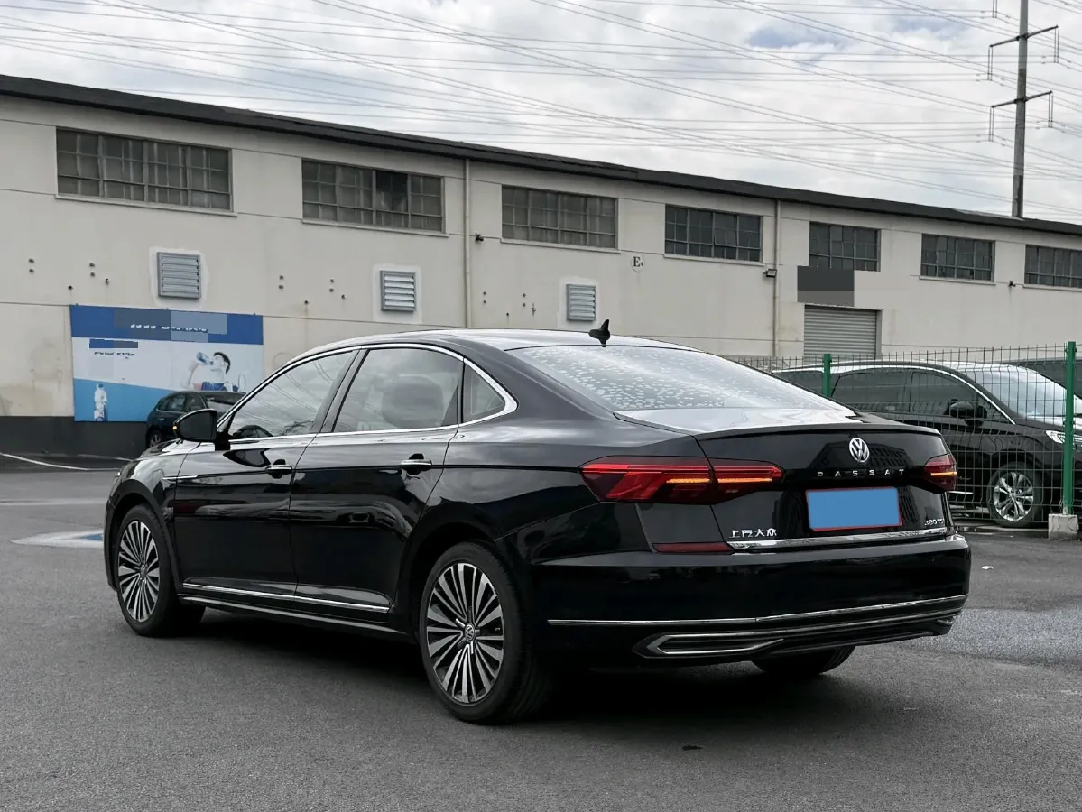 2020 Volkswagen Passat 2.0T 220HP L4 7DCT,autocango,china used car exporter,china ev exporter,chinese used car exporter,chinese used ev exporter