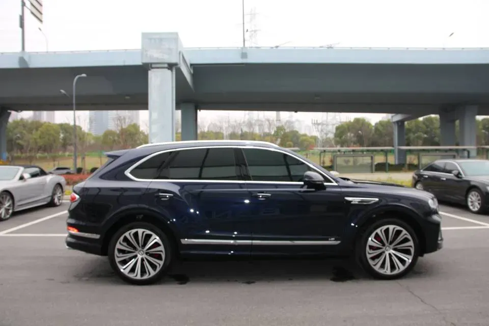 2022 Bentley Bentayga 4.0T 550HP V8 8AT,autocango,china used car exporter,china ev exporter,chinese used car exporter,chinese used ev exporter