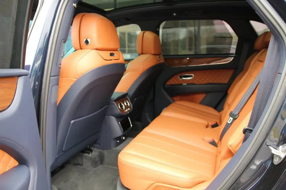 2022 Bentley Bentayga 4.0T 550HP V8 8AT,autocango,china used car exporter,china ev exporter,chinese used car exporter,chinese used ev exporter